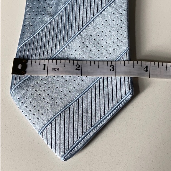 Giorgio Armani Light Blue Silk Tie - Picture 4 of 4